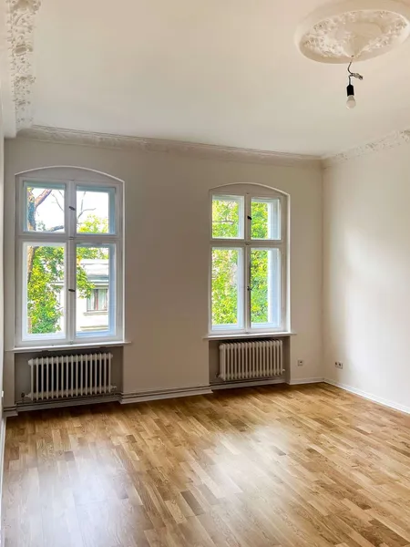 Modernisierte 2 Zimmer Altbauwohnung mit EBK am Schloss Charlottenburg — photo 1